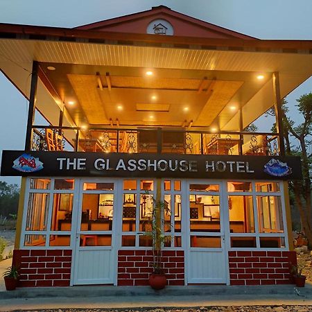 The Glasshouse Hotel Kawasoti Bagian luar foto