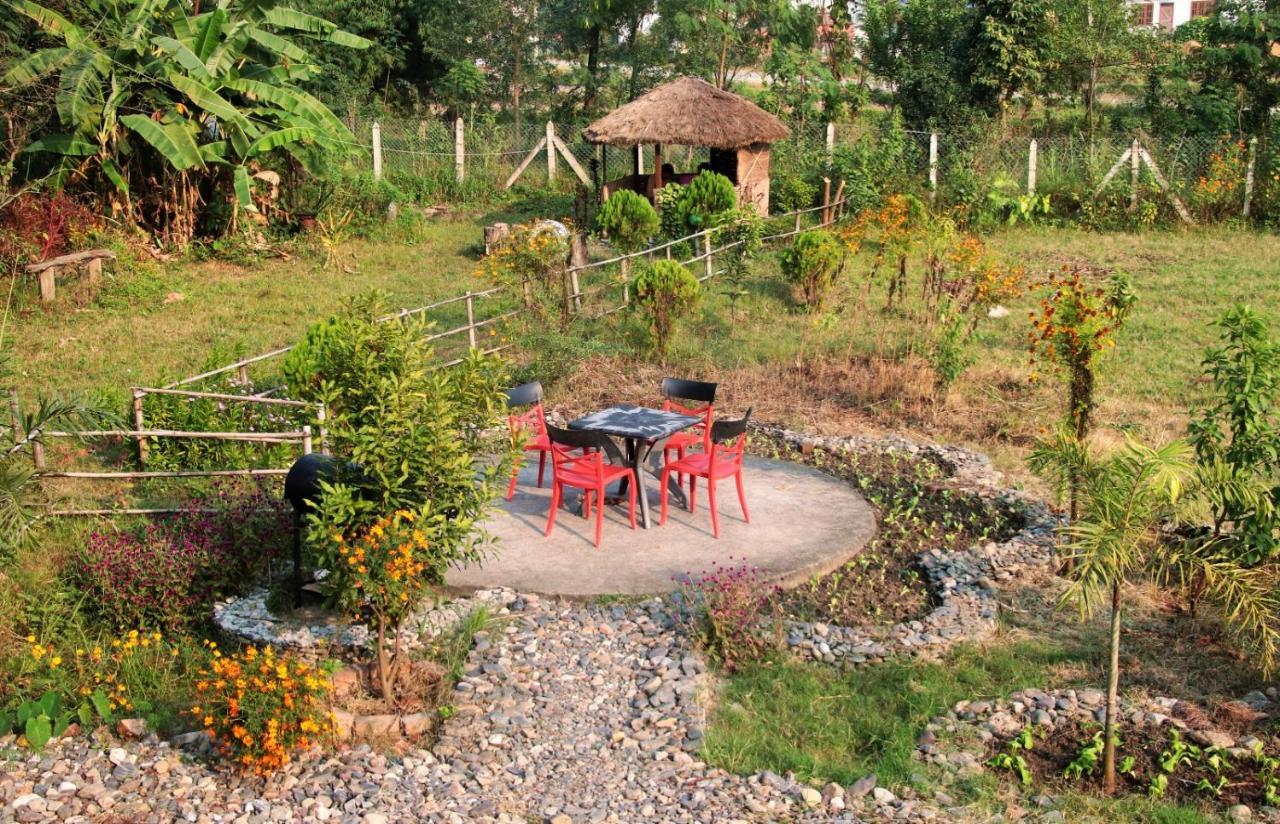 The Glasshouse Hotel Kawasoti Bagian luar foto