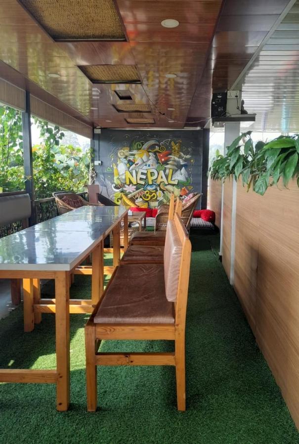The Glasshouse Hotel Kawasoti Bagian luar foto