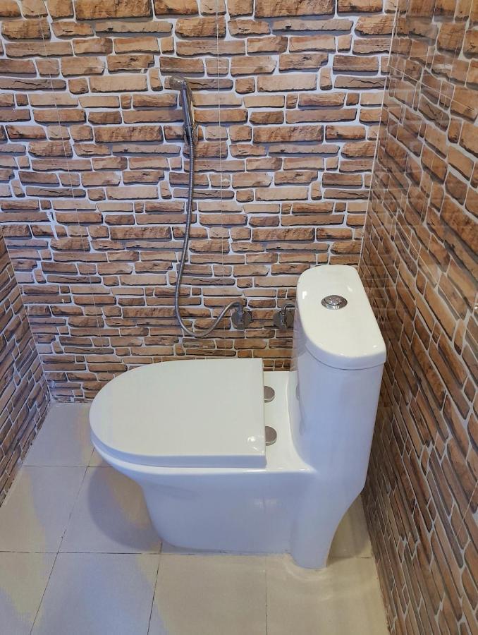The Glasshouse Hotel Kawasoti Bagian luar foto