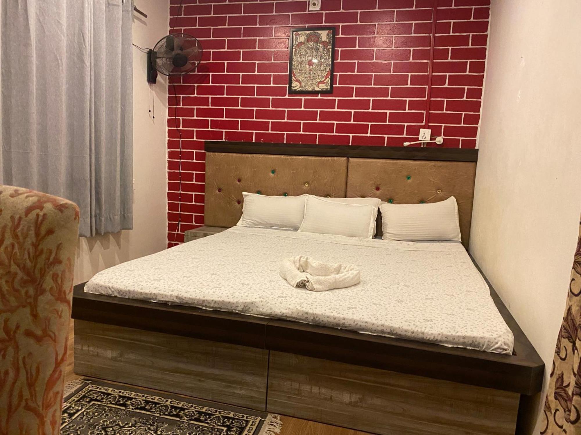 The Glasshouse Hotel Kawasoti Bagian luar foto