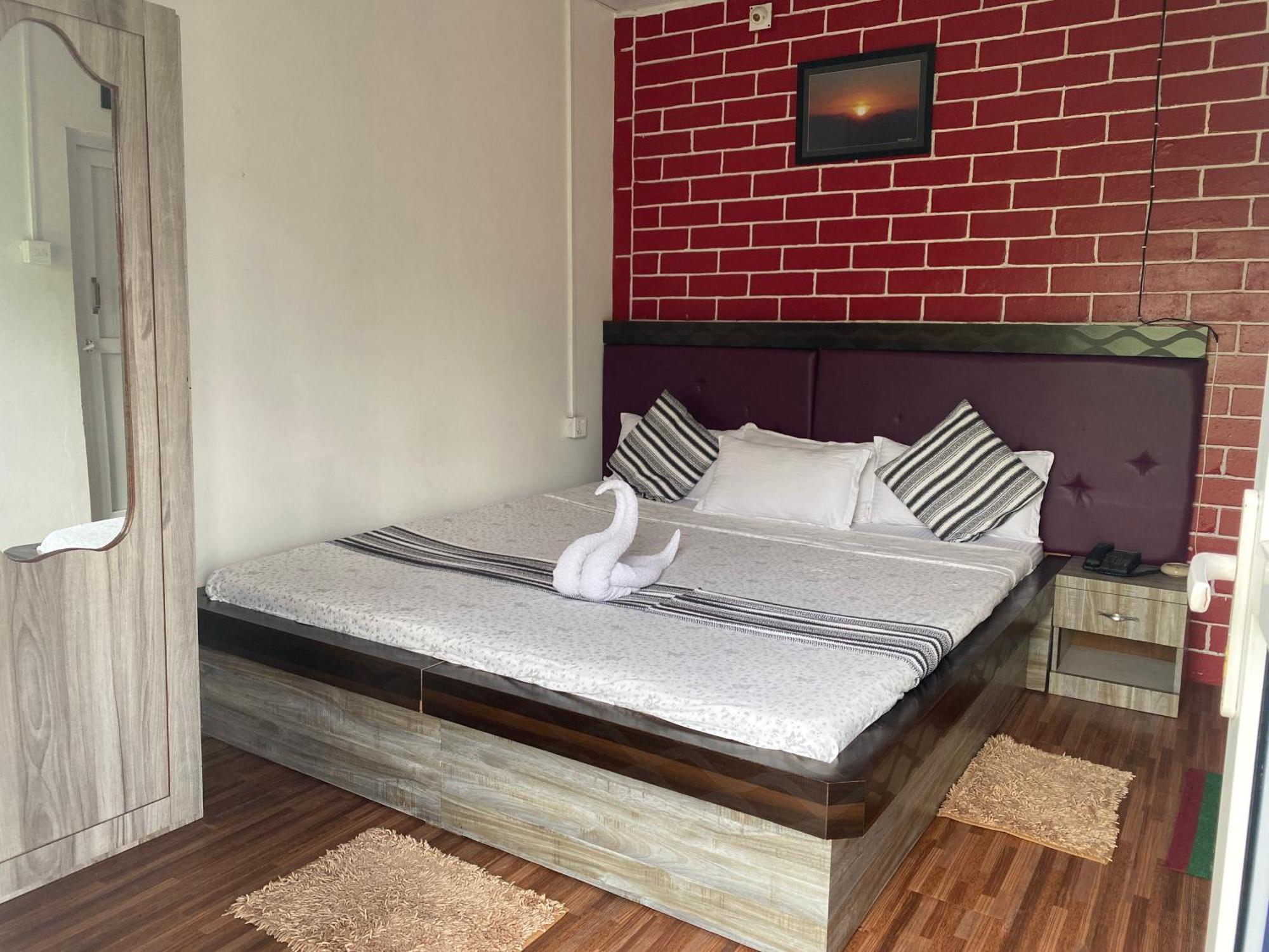 The Glasshouse Hotel Kawasoti Bagian luar foto